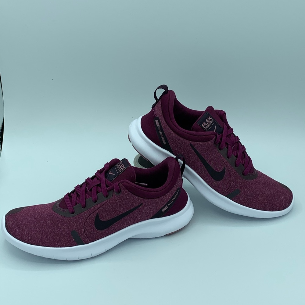 Brand New Women’s Nike Flex Experience RN 8 shoes